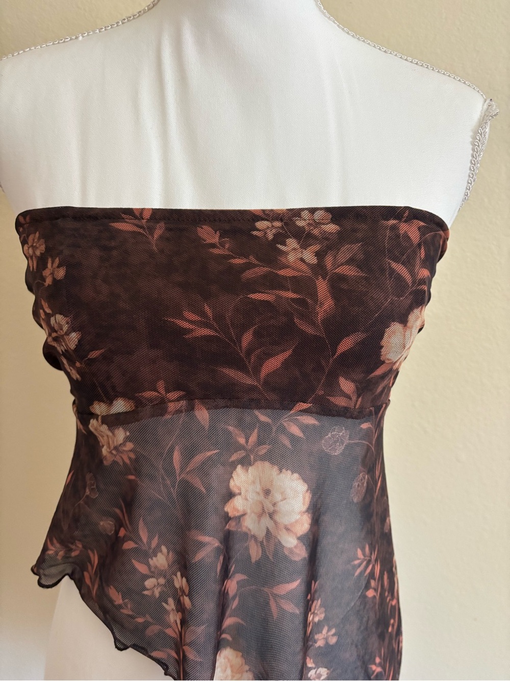 Floral Sheer Asymmetric Strapless Crop Top - Brown - Picture 3 of 4